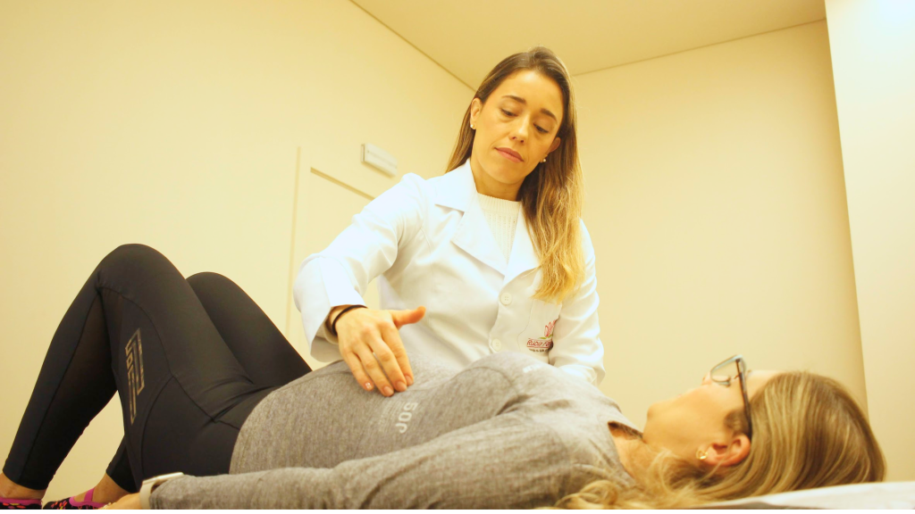 Gravida com incontinência urinária em uma consulta de fisioterapia pélvica